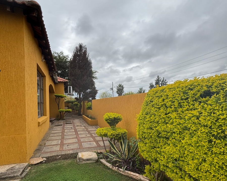 8 Bedroom Property for Sale in Rustenburg Rural North West